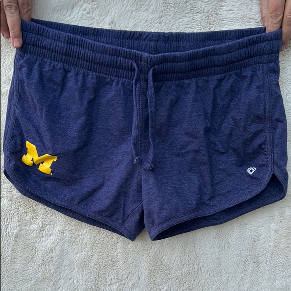 Colosseum Women's Navy Shorts with Logo - Picture 1 of 3